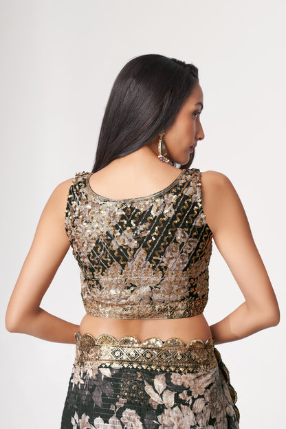 Black Saree defines elegance and confidence – perfect for evening parties and receptions. 