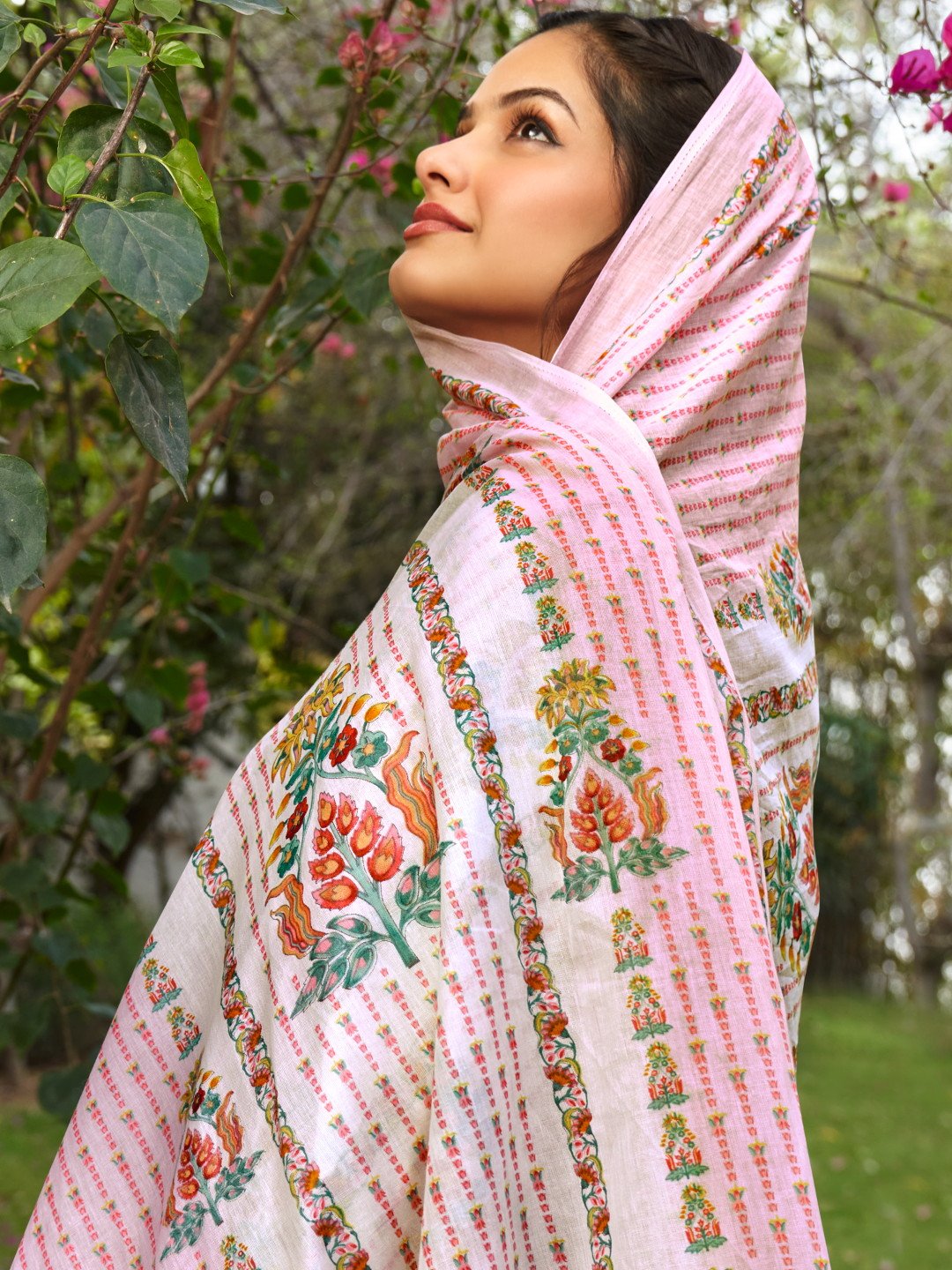 Pink colour cotton wear reflects softness and charm – perfect for graceful day functions. 