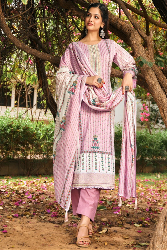 Pink colour cotton wear reflects softness and charm – perfect for graceful day functions. 