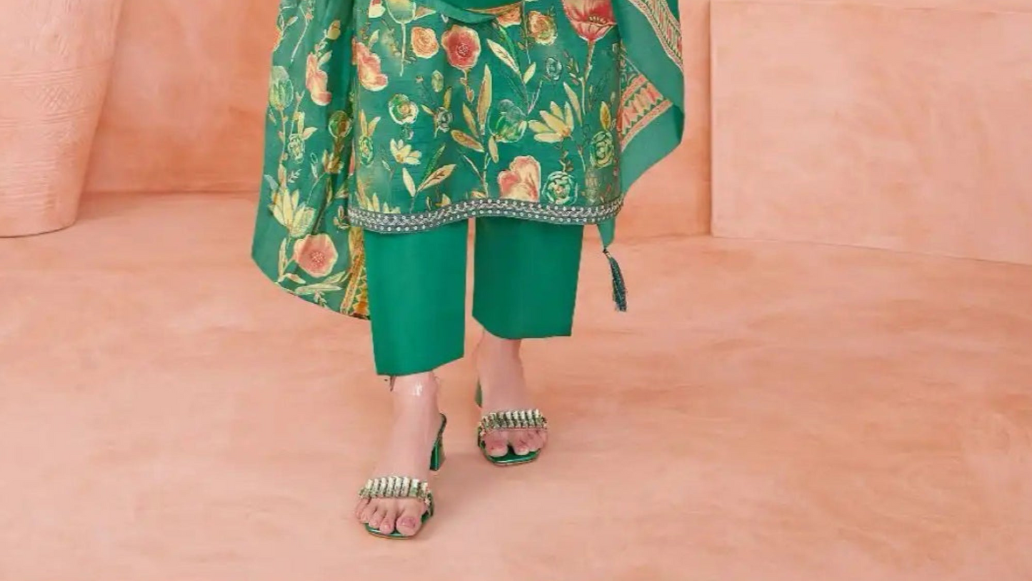 Green cotton outfit with a fresh and lively feel, perfect for everyday comfort, festive celebrations, and outdoor gatherings. 