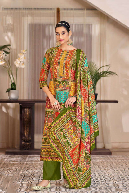 Green colour cotton wear symbolizes freshness and festivity – great for Mehndi or family gatherings. 