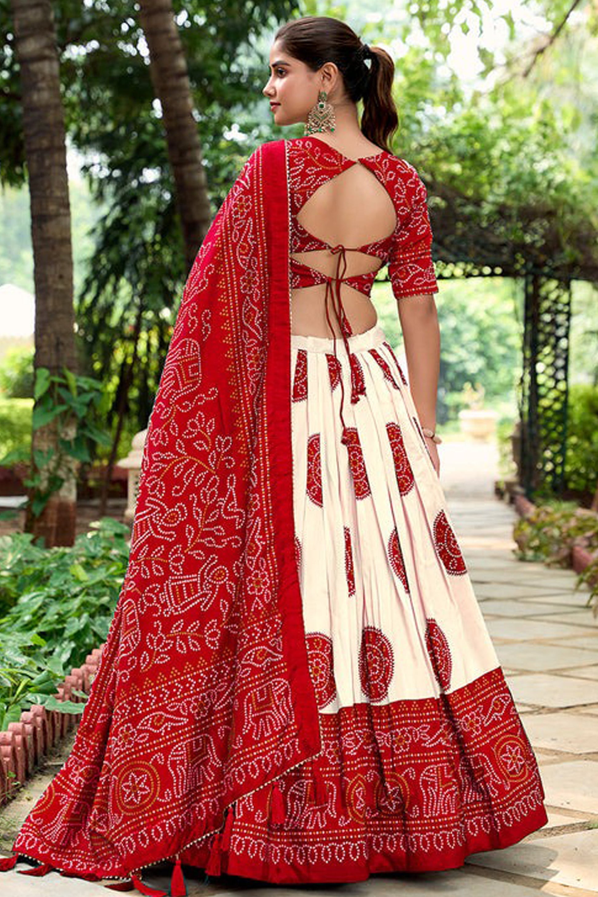 "Lehengas for Indian weddings in the USA." 