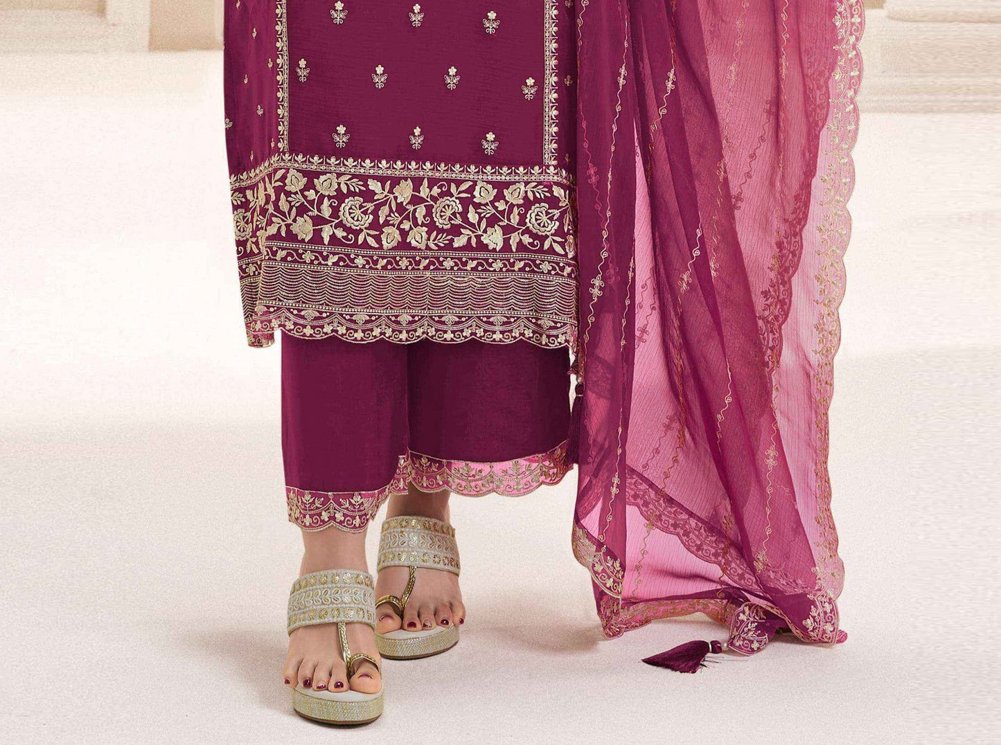 embroidered hem detail on salwar kameez