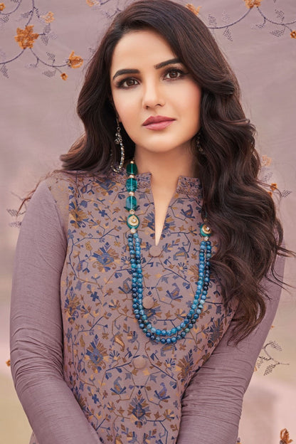 shalwar kameez with dupatta embroidery detail 