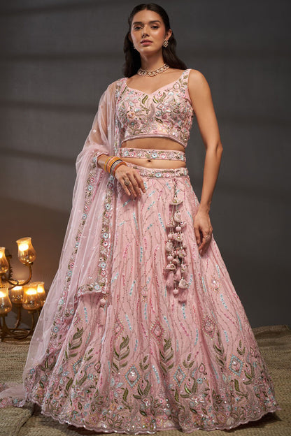 Pink Lehenga reflects charm and contemporary grace – made for cheerful gatherings and stylish daytime events. 