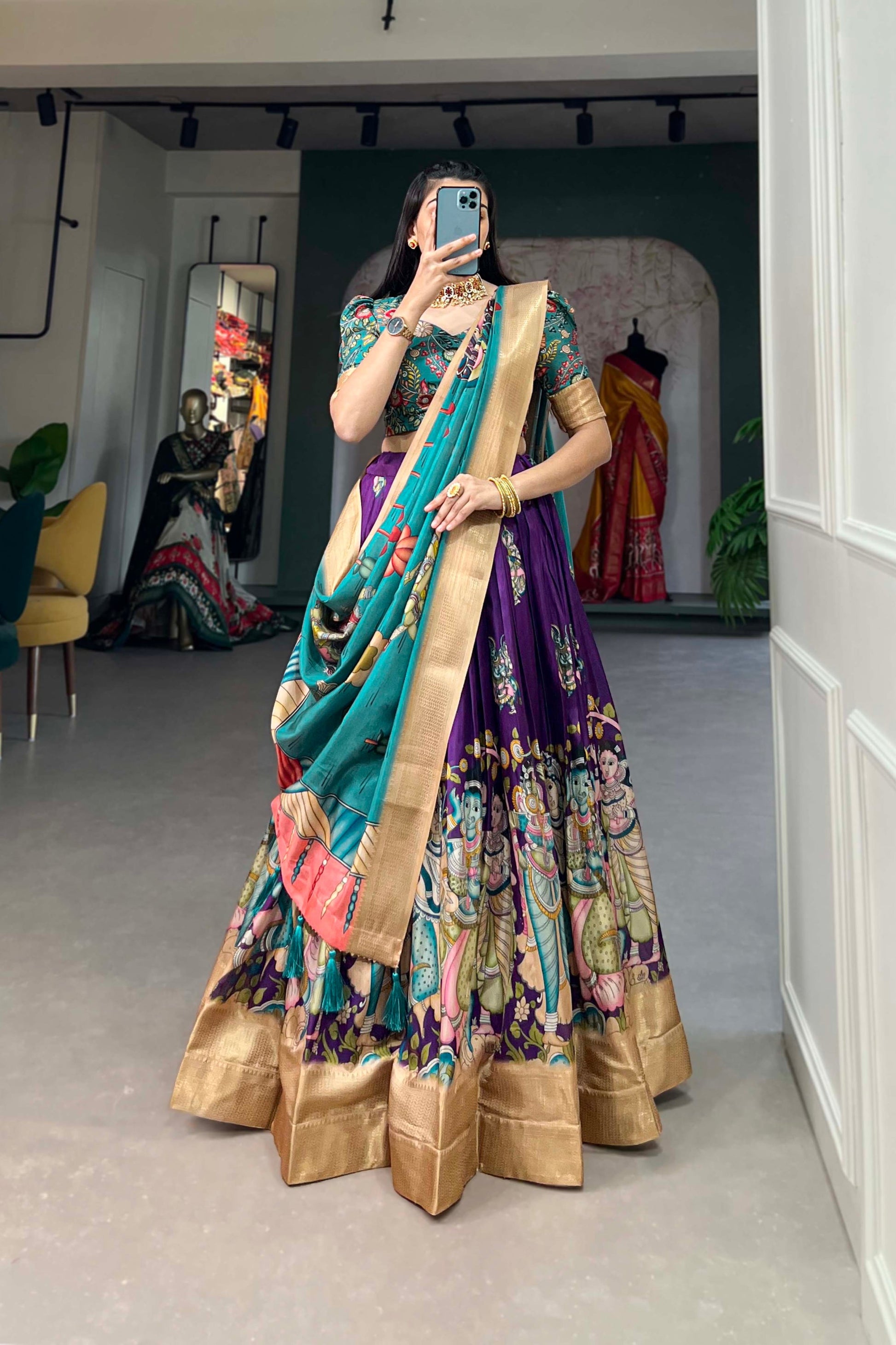 purple Lehenga reflects charm and contemporary grace – made for cheerful gatherings and stylish daytime events. 