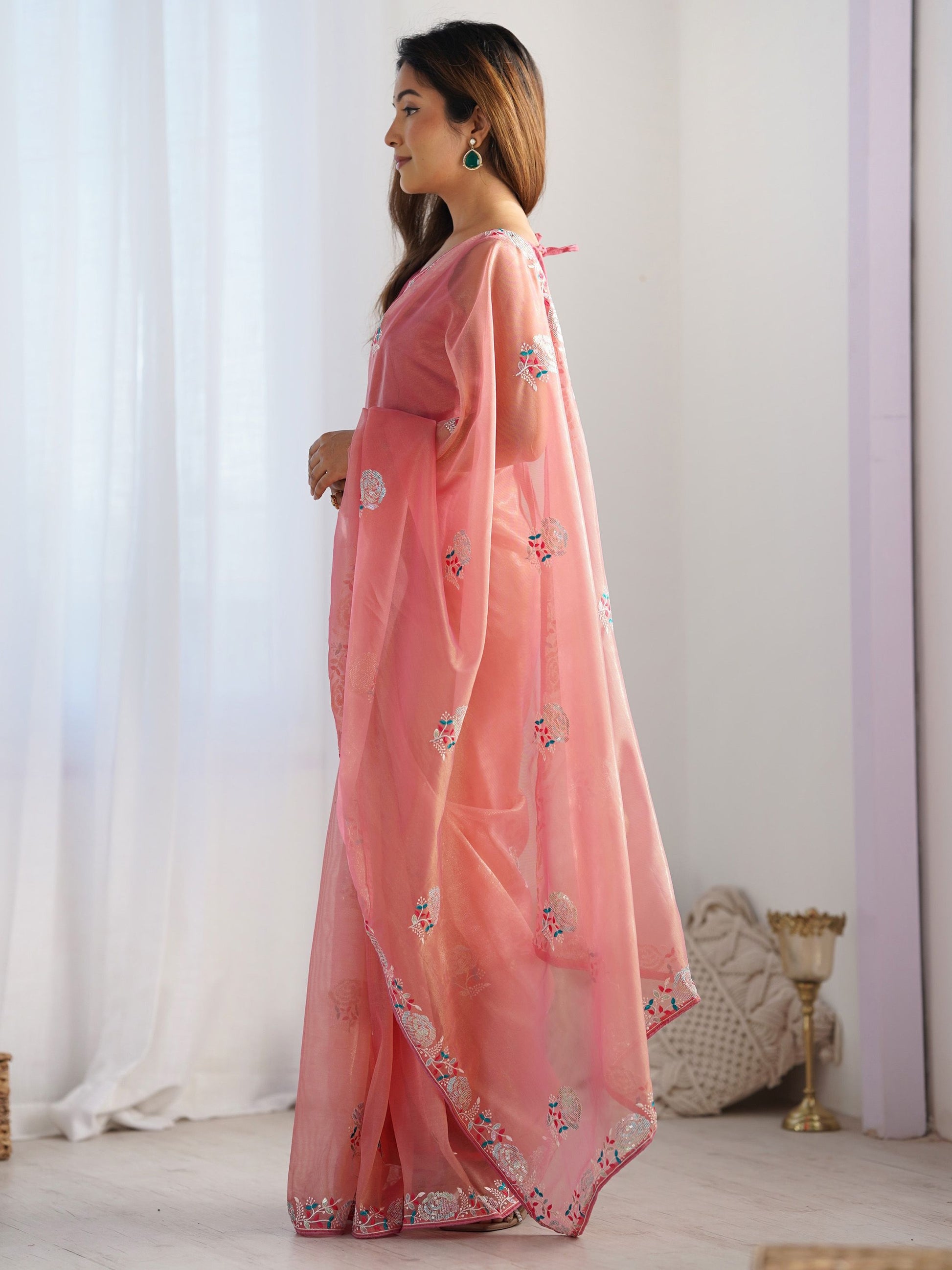 Saree – Graceful, airy styles for every festive moment. 