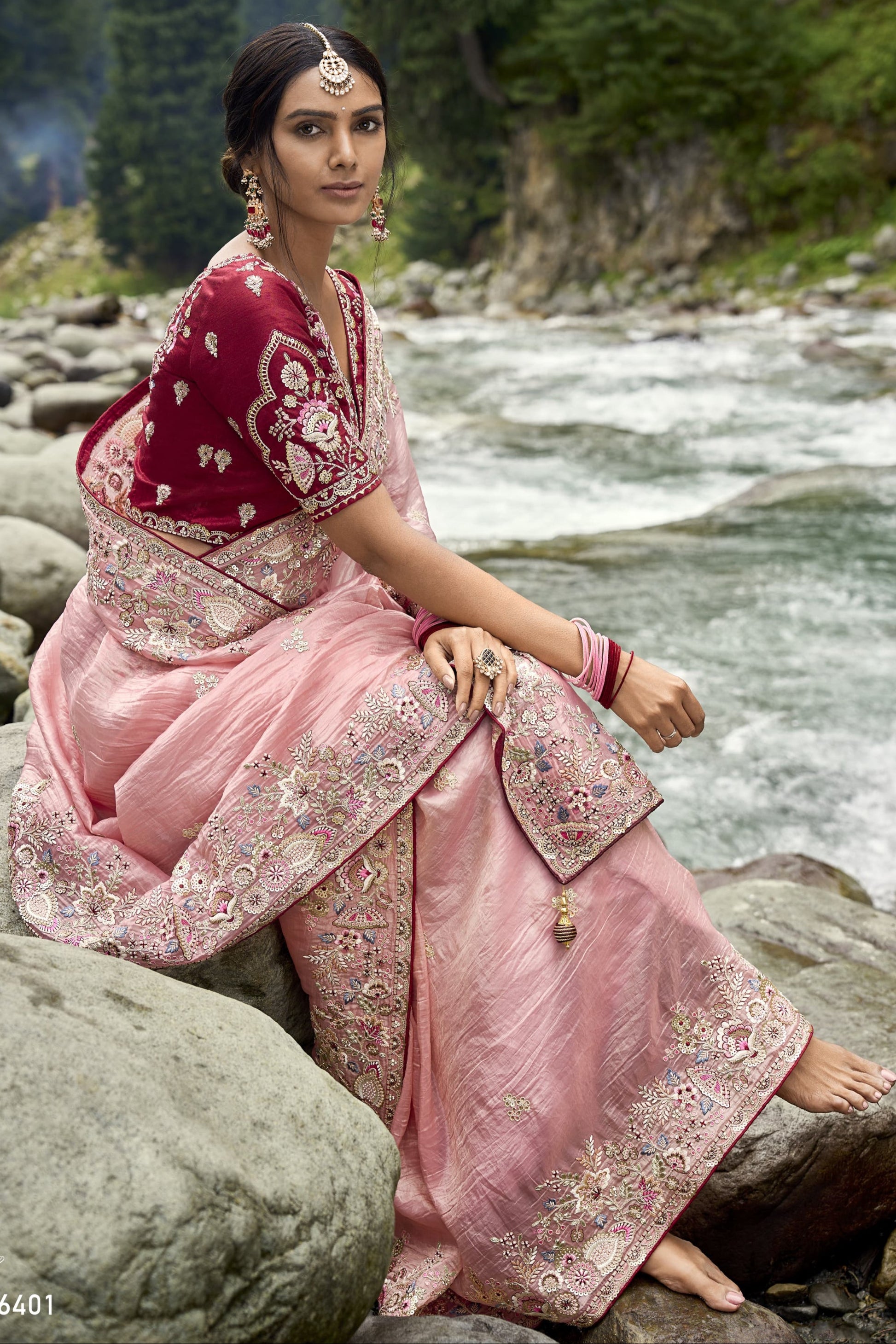 Pink Saree reflects softness and charm – perfect for graceful day functions. 