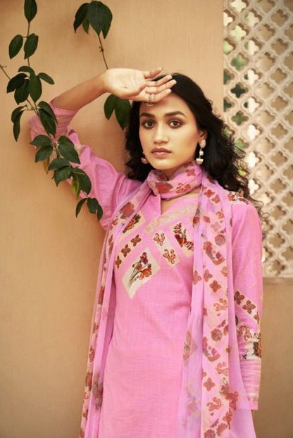 Pink colour cotton wear reflects softness and charm – perfect for graceful day functions. 