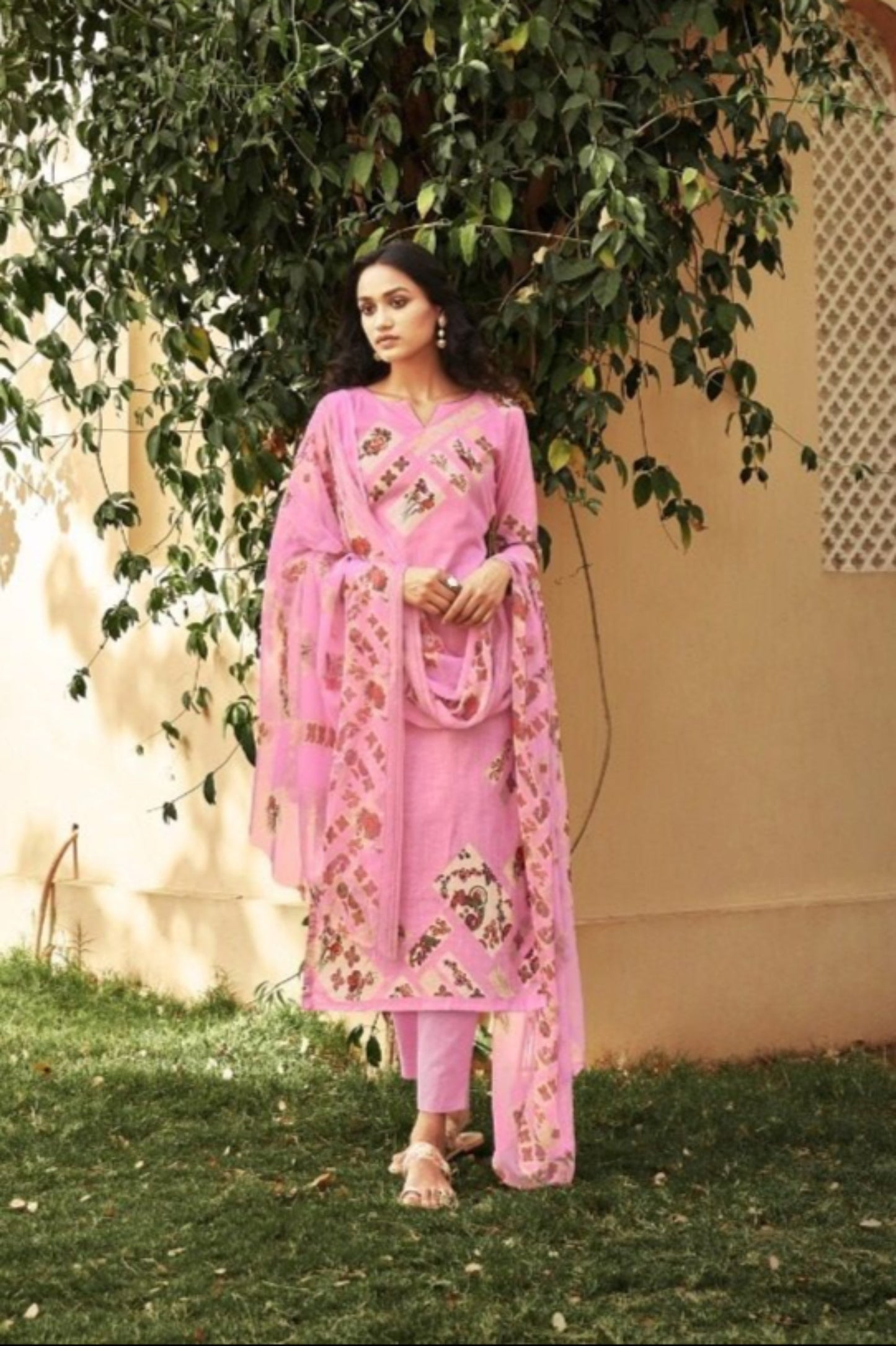Pink colour cotton wear reflects softness and charm – perfect for graceful day functions. 