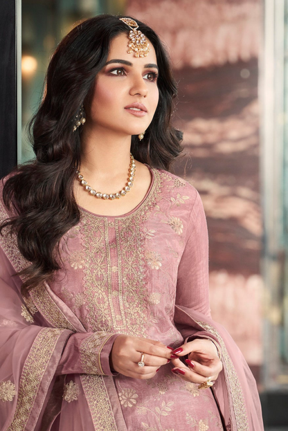 Celebrate cultural richness with finely detailed salwar kameez made to stand out. 