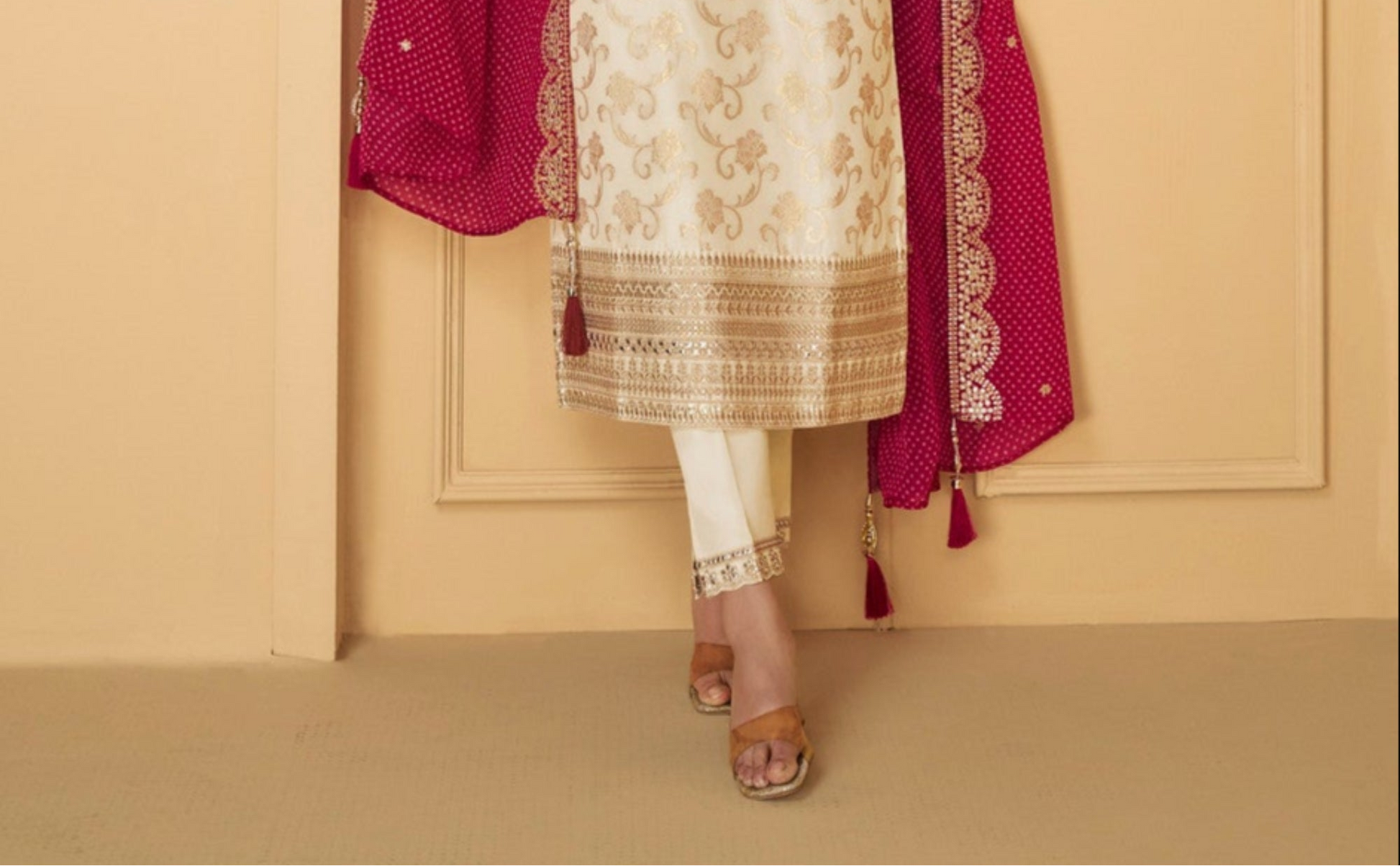 Beige and nude salwar kameez are soft and modern. They match well with bold jewelry. 