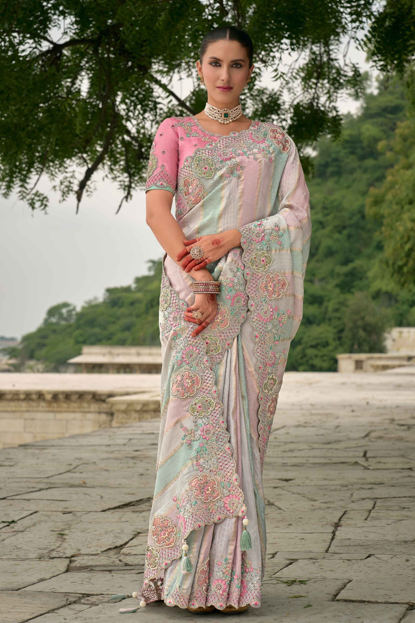 Saree – Graceful, airy styles for every festive moment. 