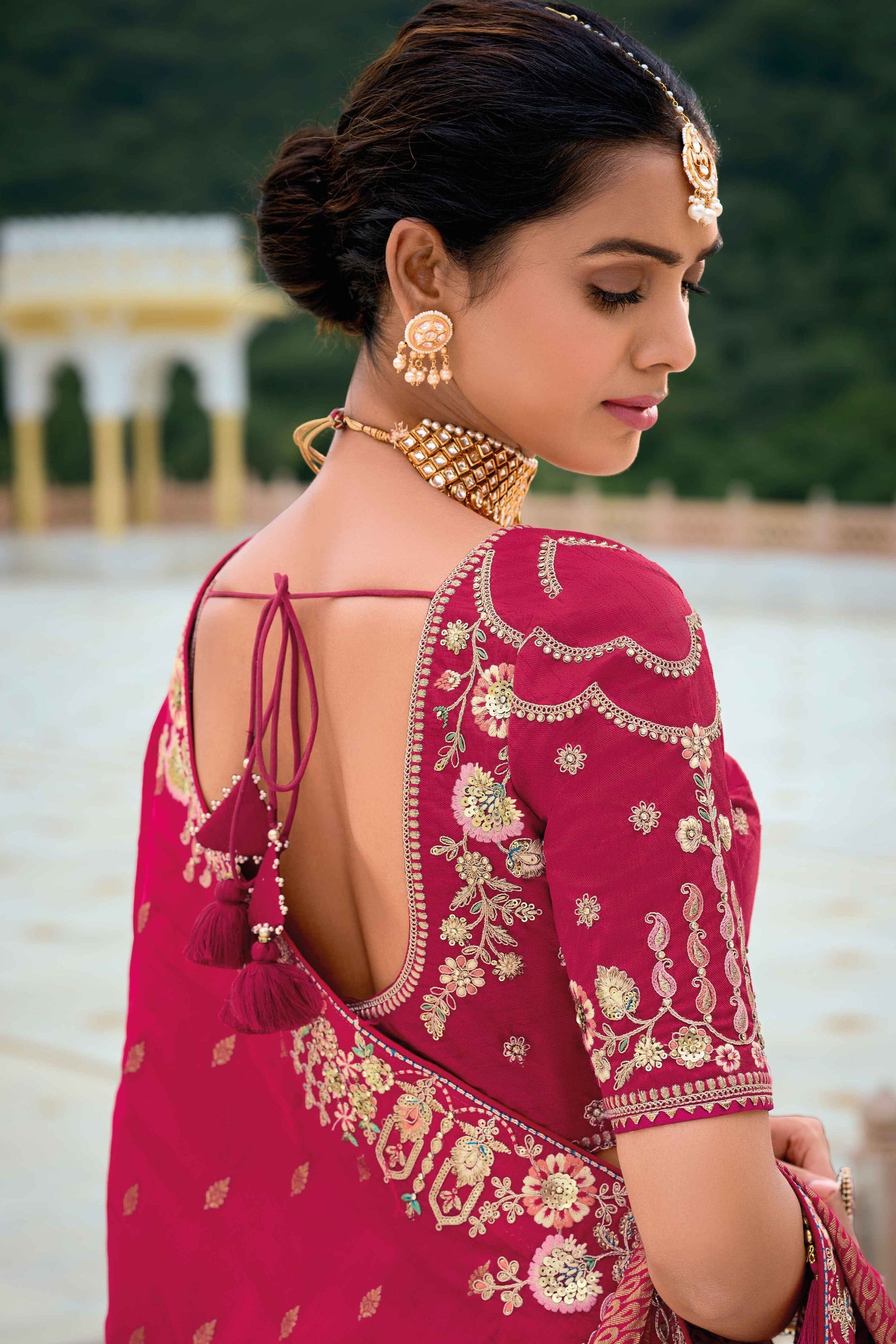 Pink Saree reflects softness and charm – perfect for graceful day functions. 