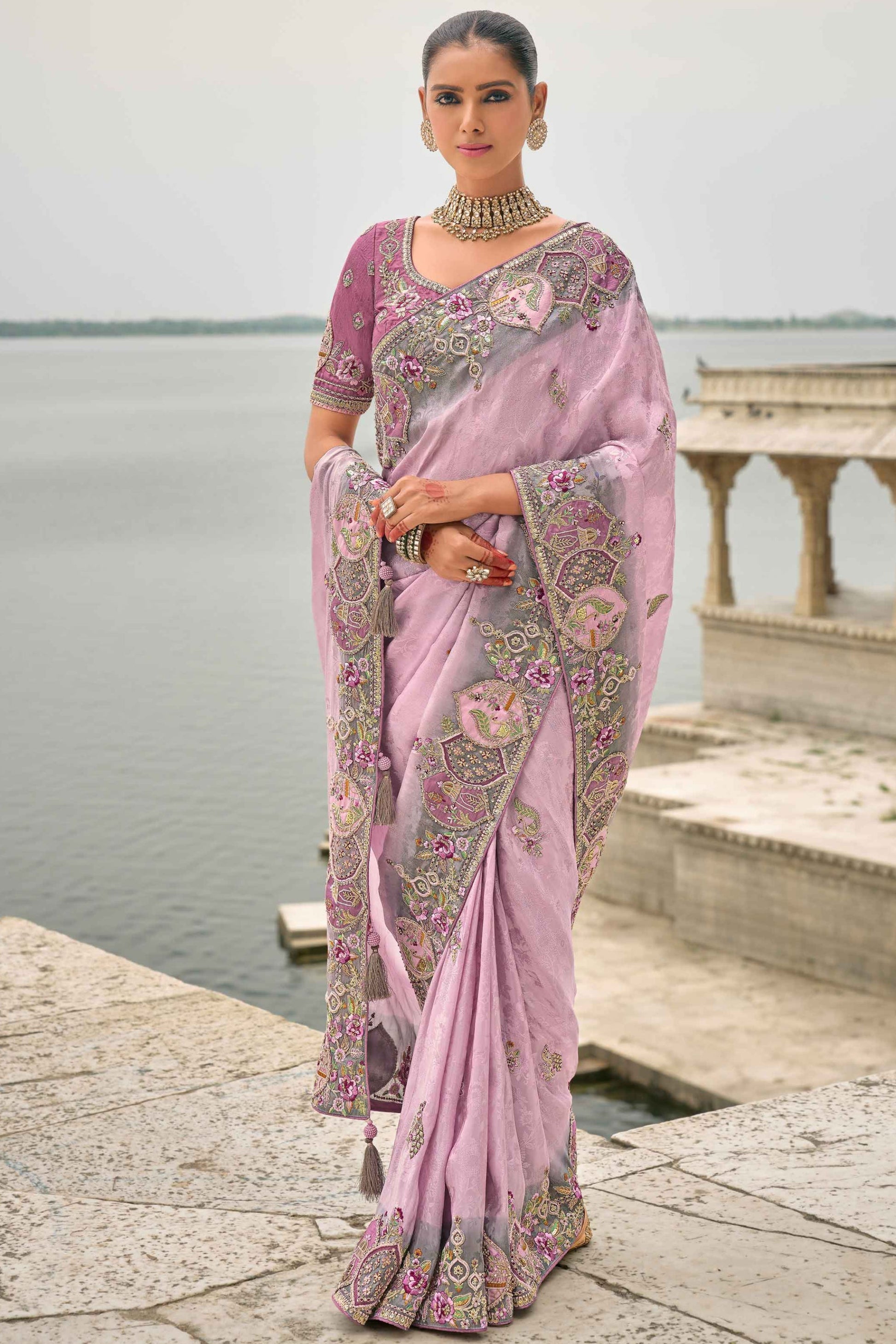 Lavender Saree radiates soft elegance and tranquility – perfect for romantic events, spring celebrations, or relaxing afternoons. 