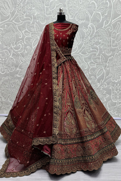 Saree – Stay cool, look festive—naturally. 