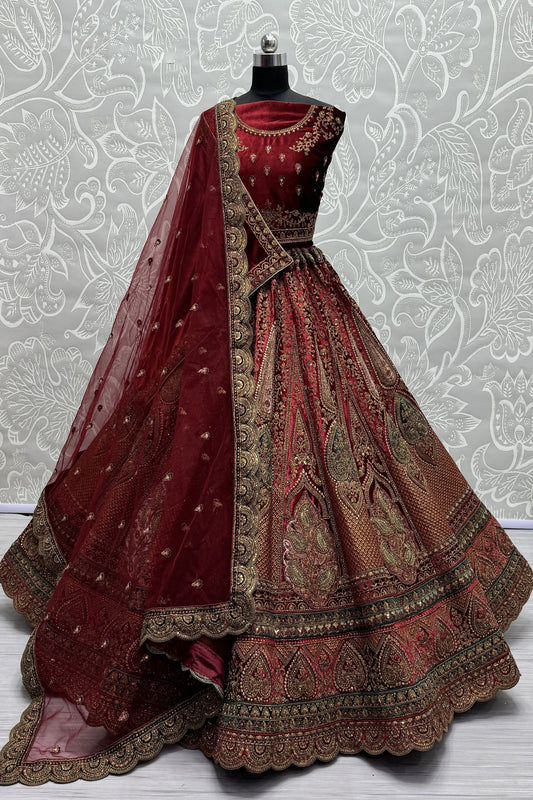 Saree – Stay cool, look festive—naturally. 