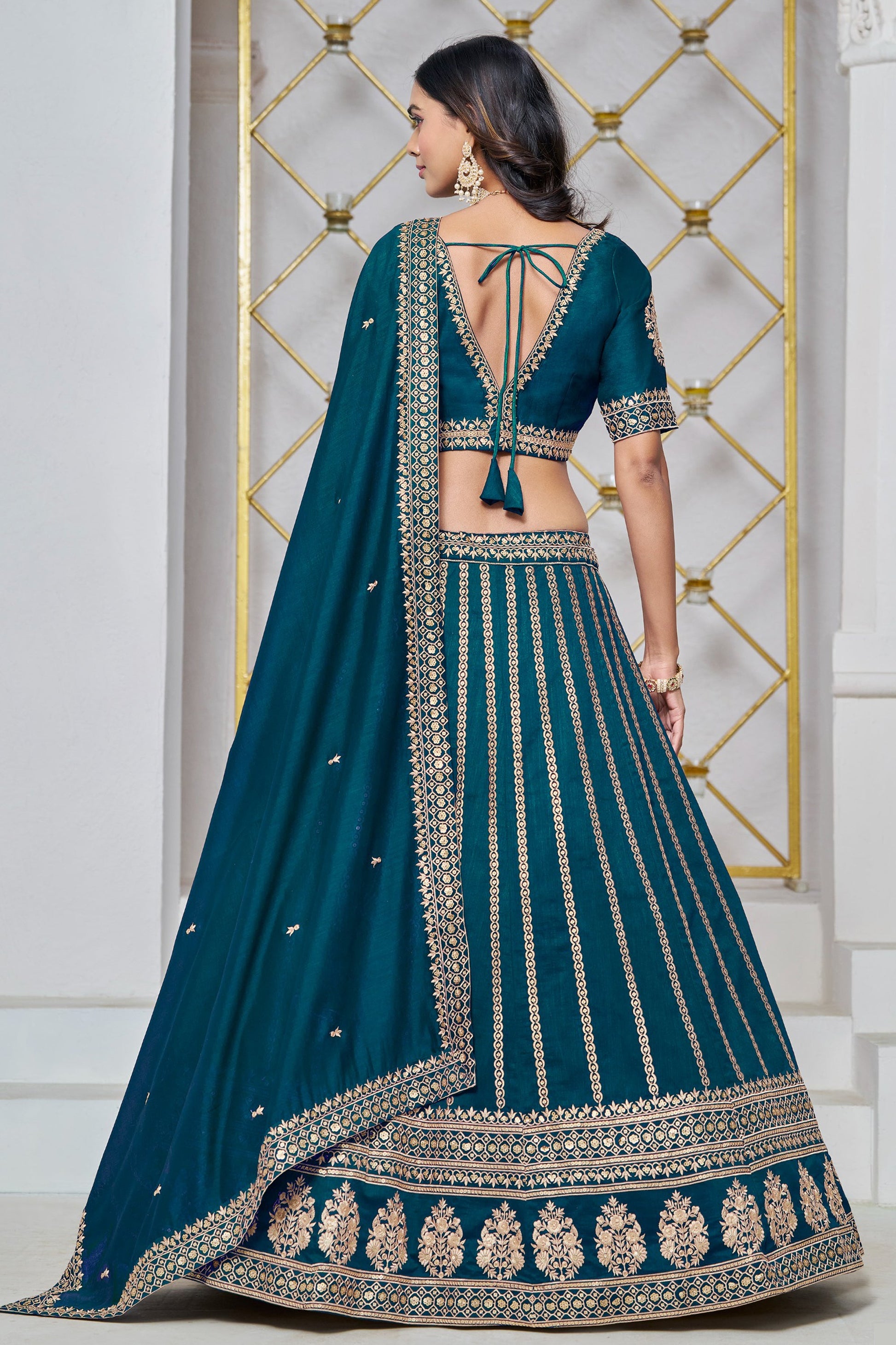 Lehenga outfits for Indian cultural events in the USA." 