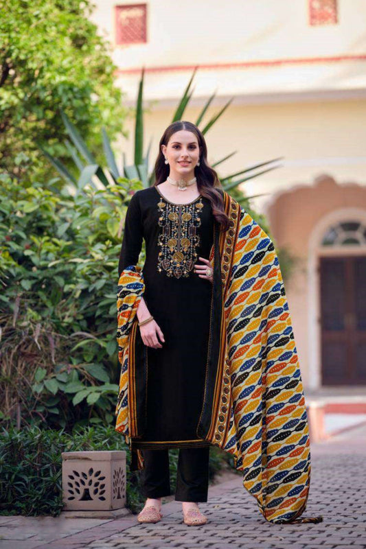 Perfect for a festive Party Wear, Black color shalwar kameez Suit 