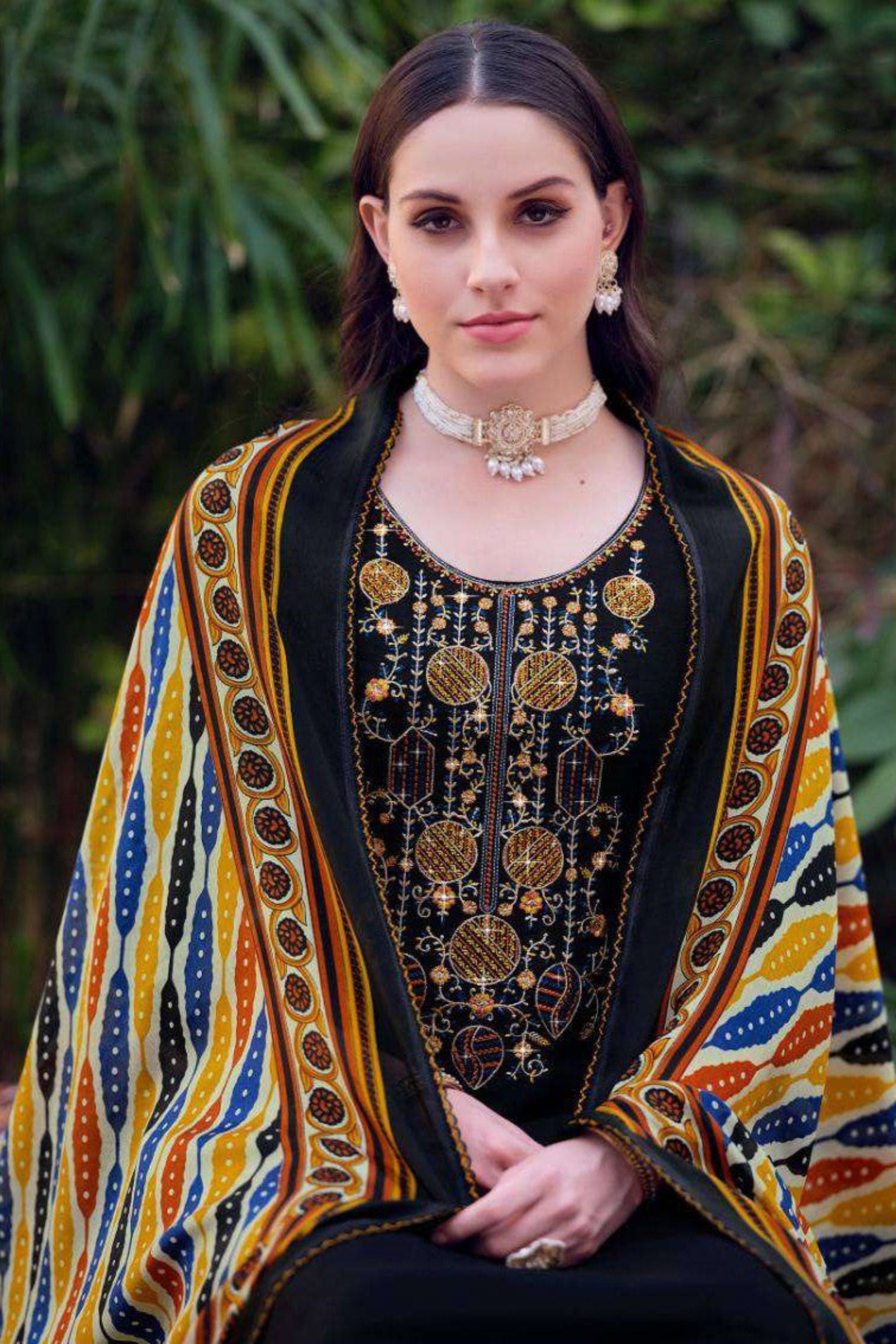 Perfect for a festive Party Wear, Black color shalwar kameez Suit 