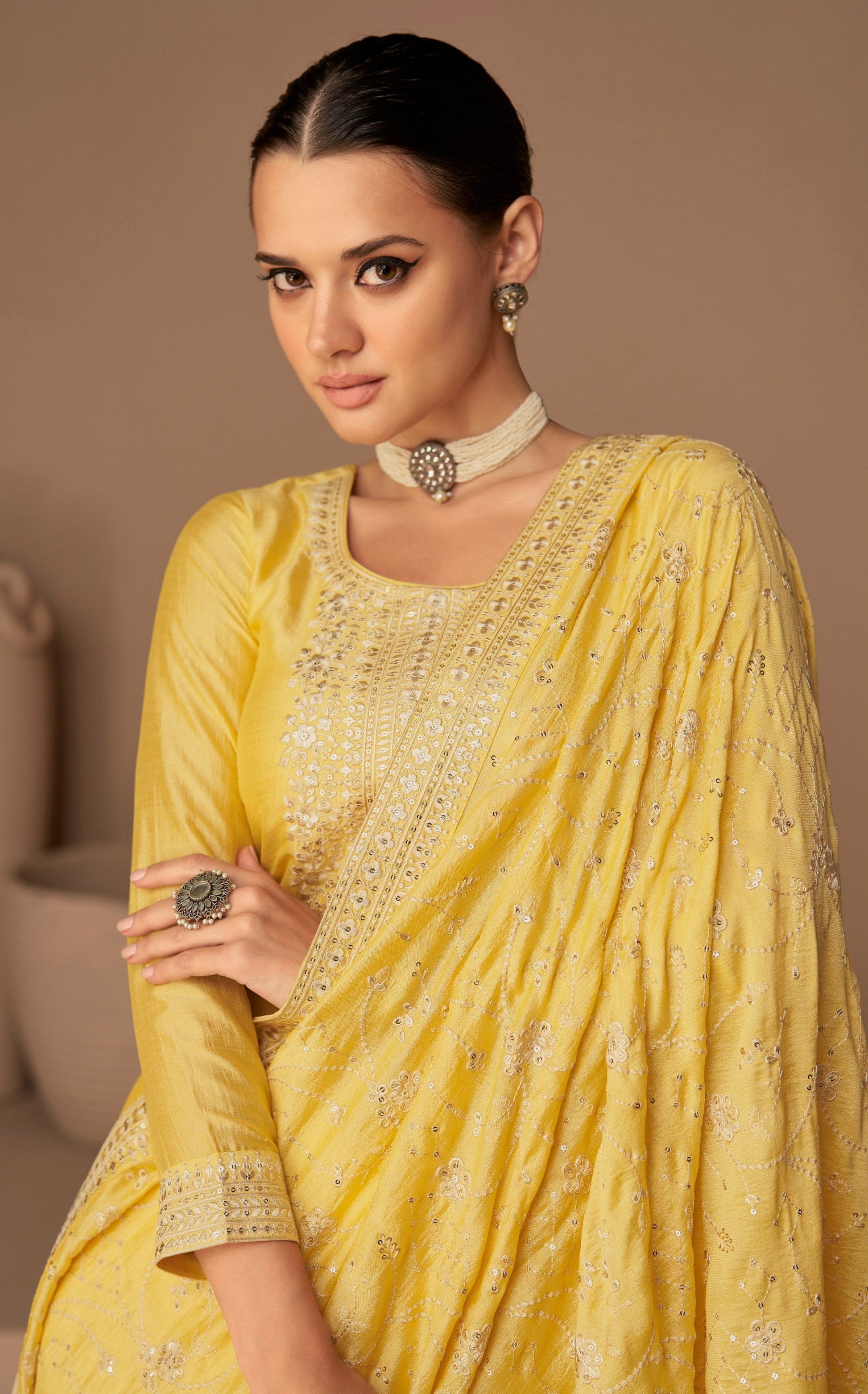 Straight silhouette salwar kamiz for evening events