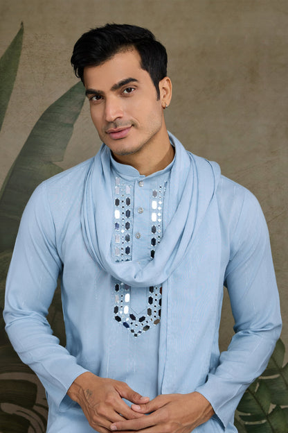 Men’s kurta in cyan blue with self design pattern