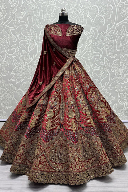 peach Lehenga speaks tradition and bold beauty – perfect for weddings, bridal wear, and grand celebrations.