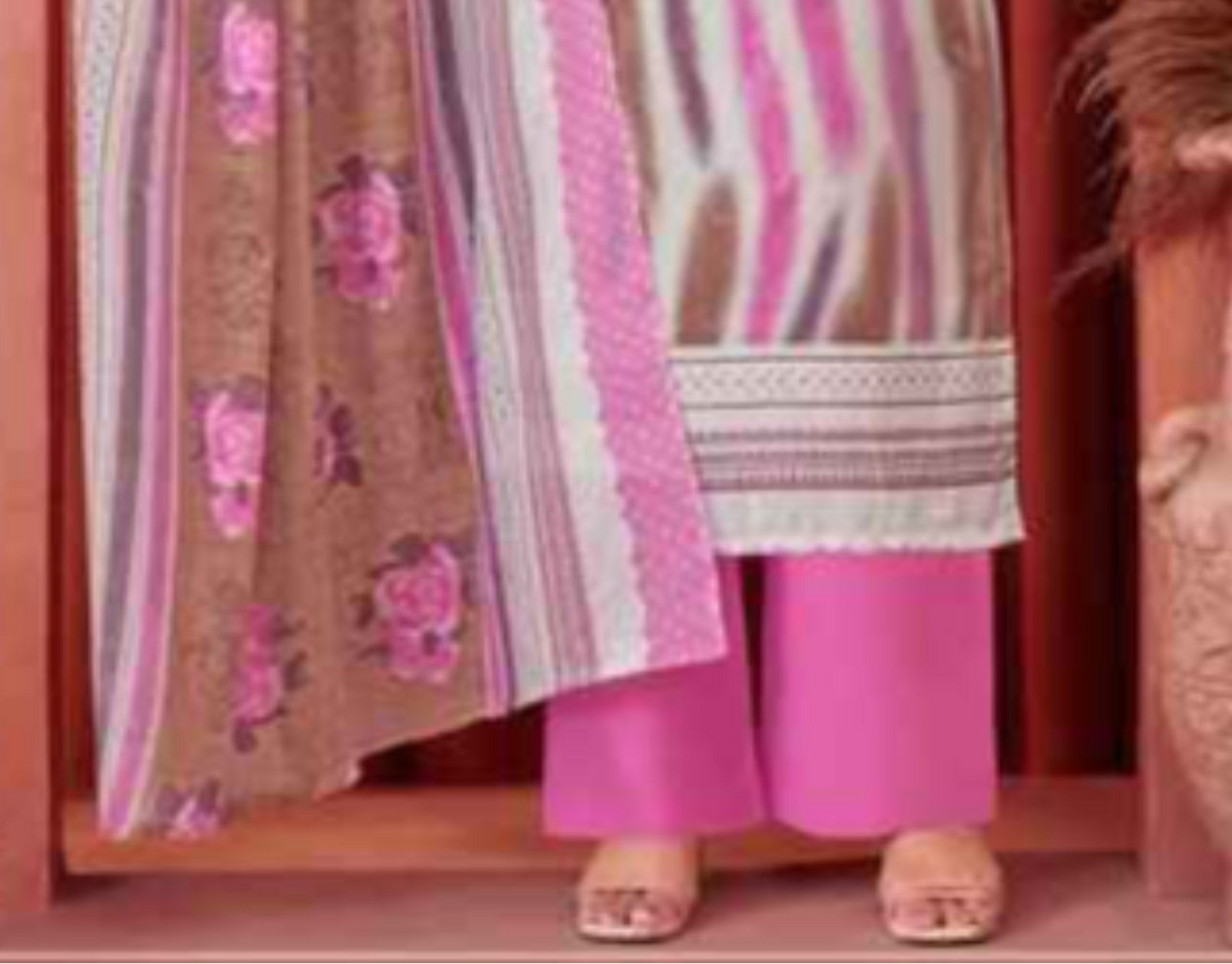 Pink and white cotton kurti paired with dupatta